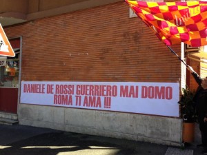 Striscione De Rossi