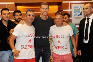 Edin Dzeko a Villa Stuart 10